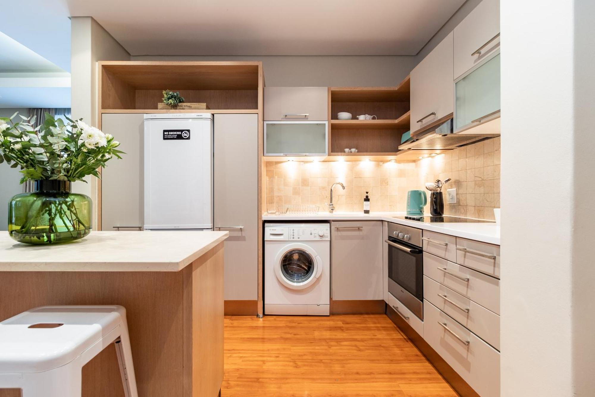 2 Bedroom Unit In Centre Appartement *