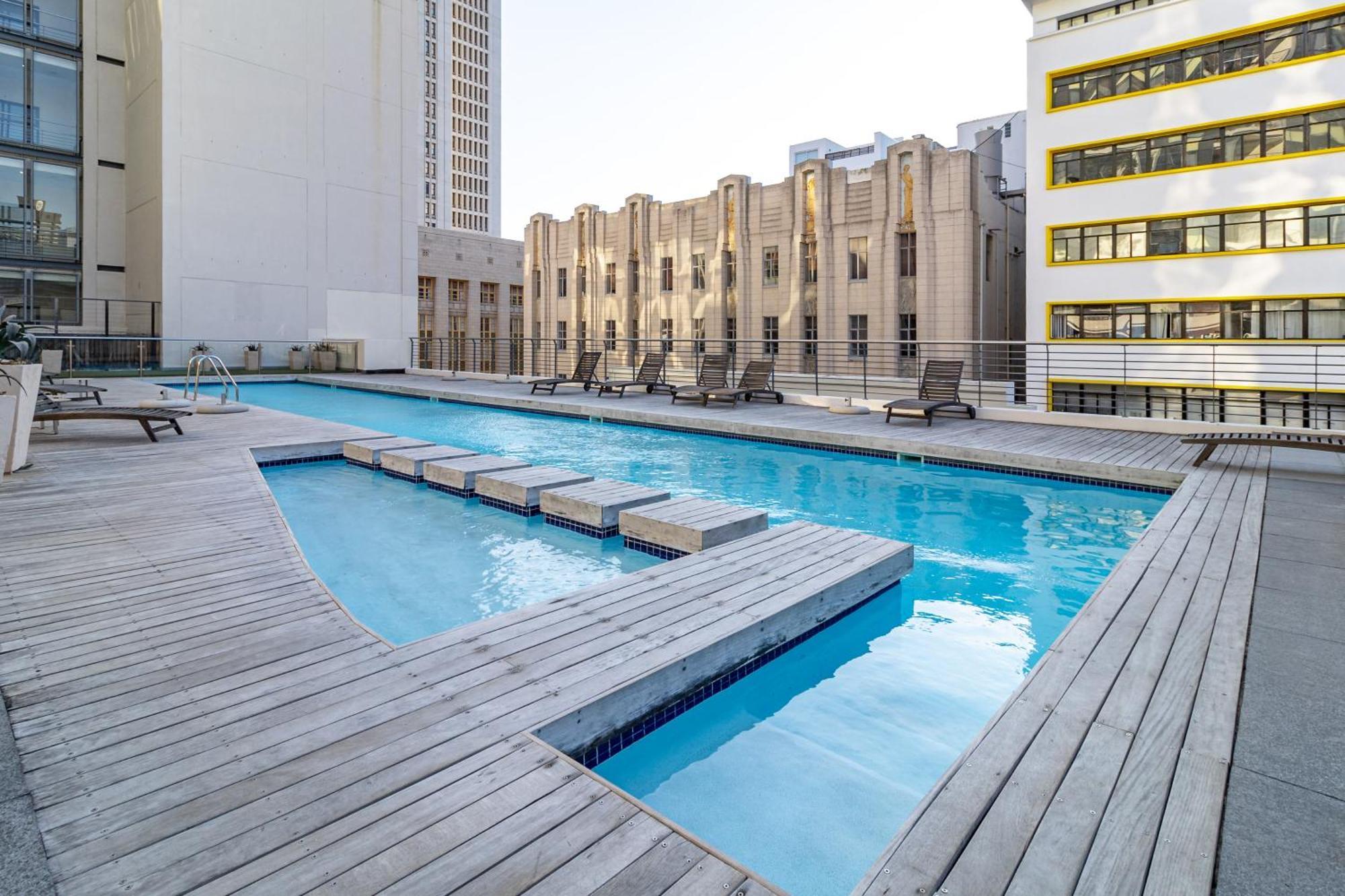 Appartement 2 Bedroom Unit In Centre *